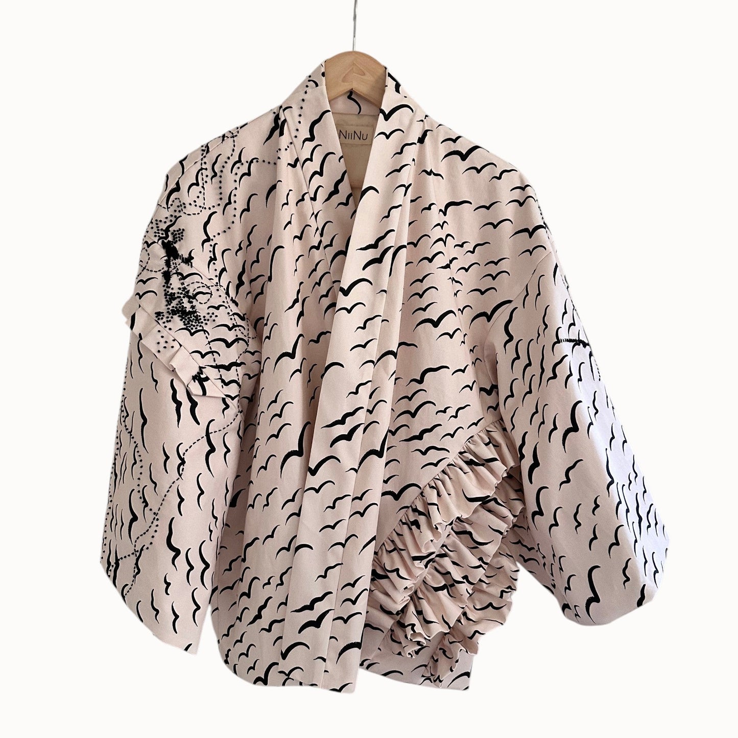 Kamome Embroidered Haori / Ivory & Black – No.01