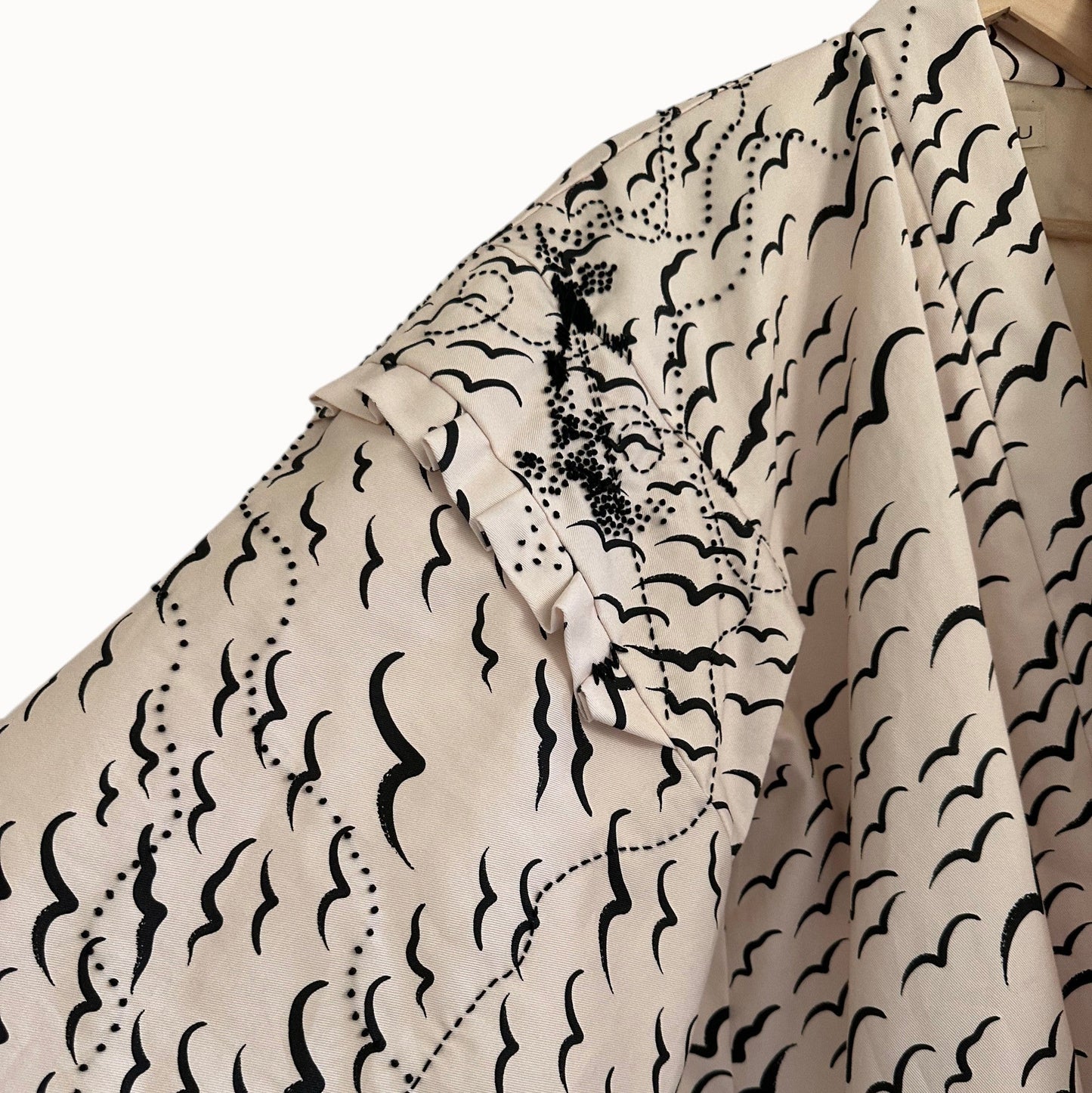 Kamome Embroidered Haori / Ivory & Black – No.01