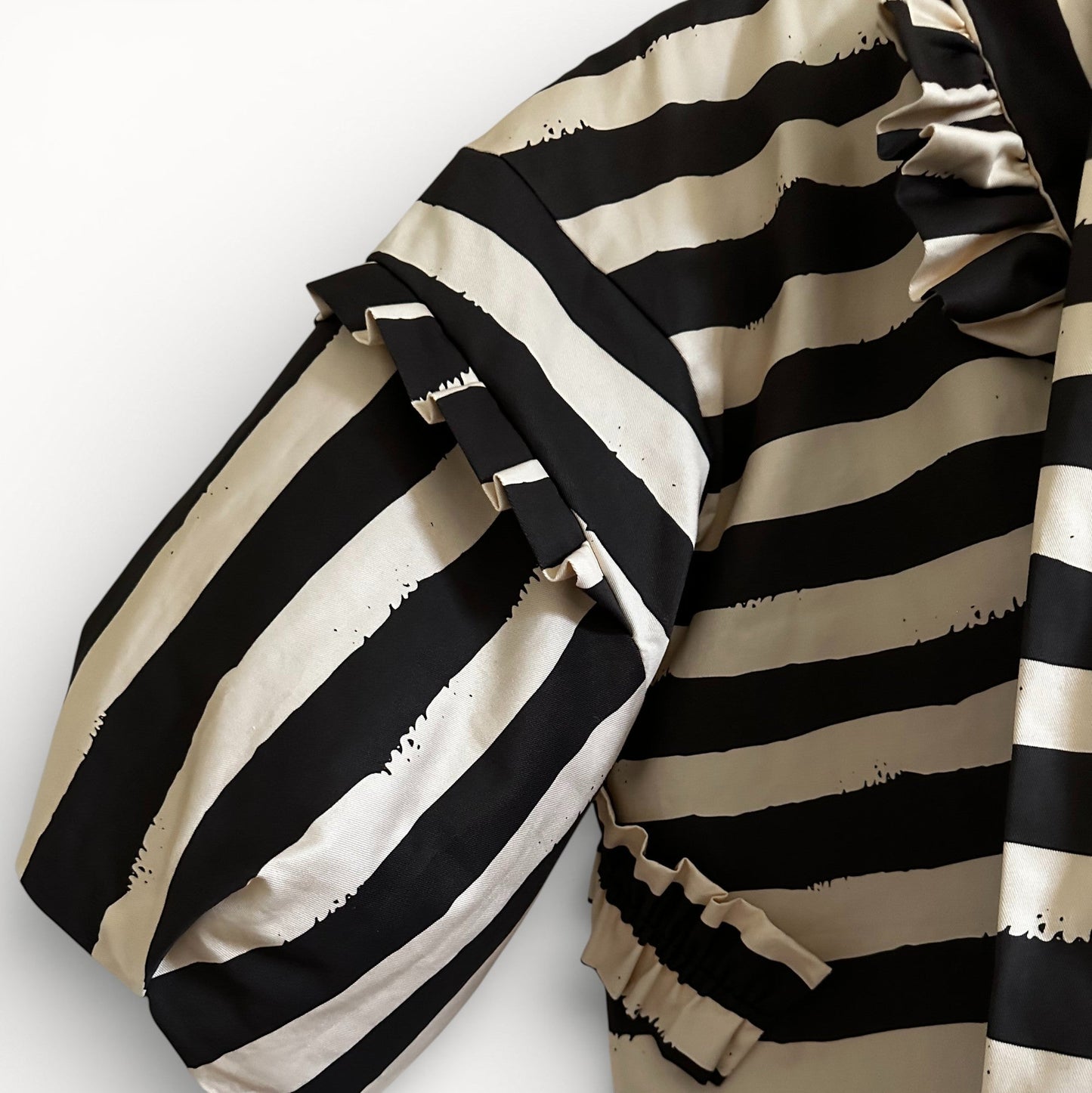 Brush-Stripe Hanten Jacket with Oversized Back Ribbon E